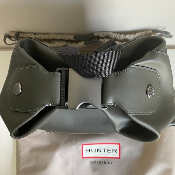 HUNTER BACKPACK - RUBBERIZED LEATHER - Picture 4 of 9